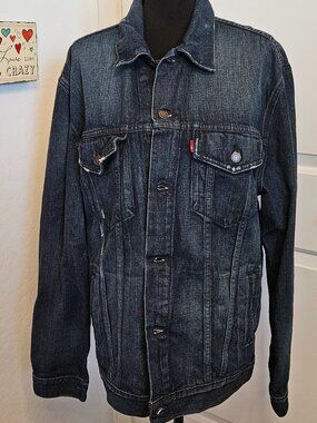 Levi's Denim Dark Blue Jacket w/Graphic button-up front & Chest pockets size XL
